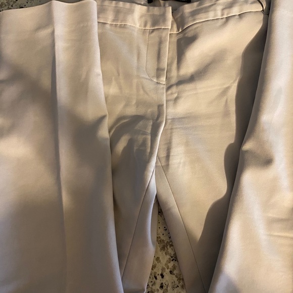 AMANDA + CHELSEA SIZE 6 - Picture 2 of 2